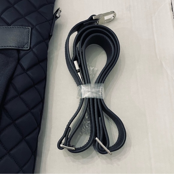 New! WANT Les Essentiels de la Vie O'Hare Tote Bag Navy - Picture 16 of 16